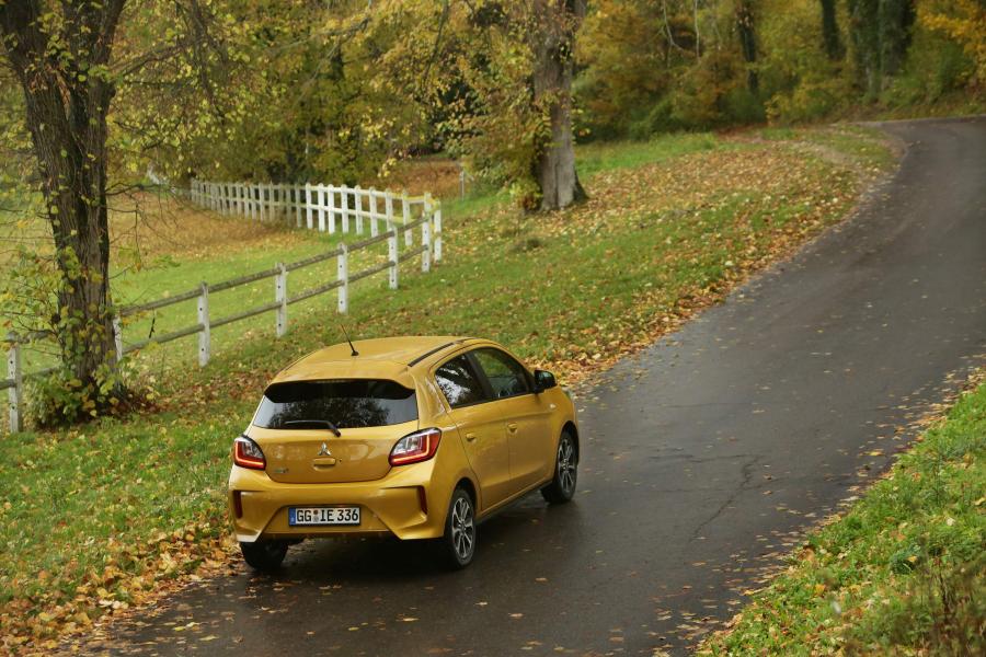  Mitsubishi Space Star 2020 года  (фото 23 из 49)